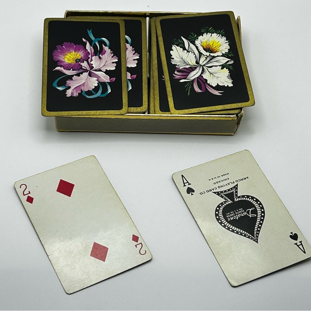 Vintage MCM Duratone Ladies’ Floral Playing Cards Set Velvet Box Purple & White. - Picture 3 of 5